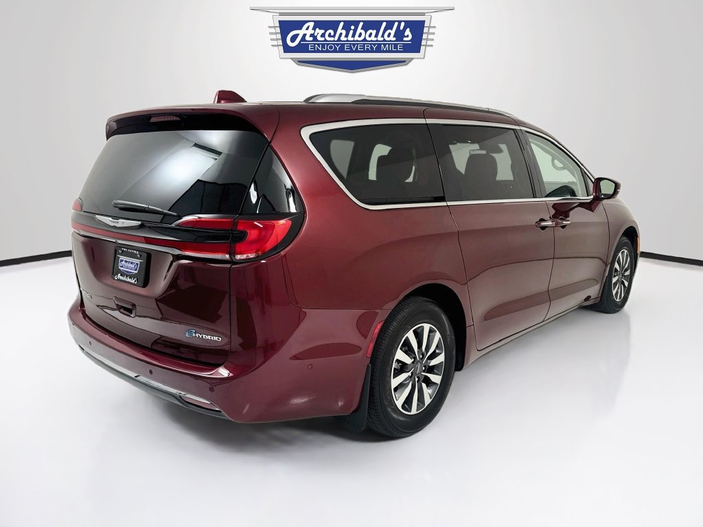 Used 2021 Chrysler Pacifica Touring-L FWD image 7