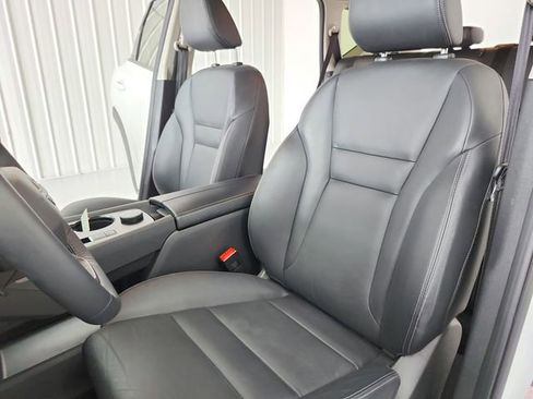 Used 2025 Nissan Rogue SL AWD/4WD image 19