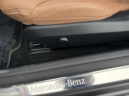 Used 2024 Mercedes-Benz CLE 450 4MATIC Cabriolet image 12