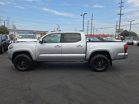 Used 2022 Toyota Tacoma SR5 RWD image 30