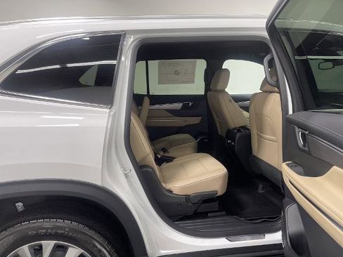 New 2025 Buick Enclave Preferred w/ Power Package AWD/4WD image 15