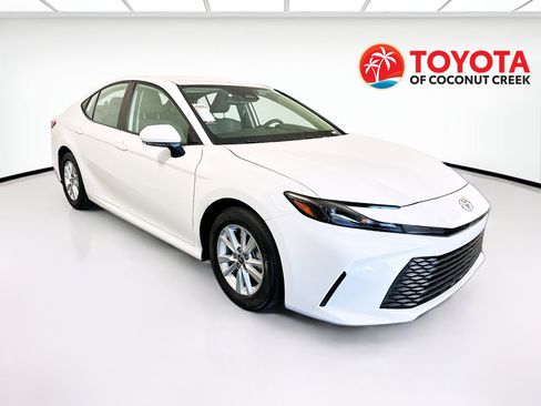 Used 2025 Toyota Camry LE FWD image 1