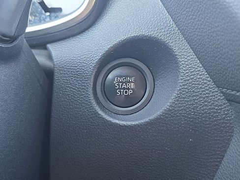 Used 2024 Toyota Corolla Cross XLE FWD image 26
