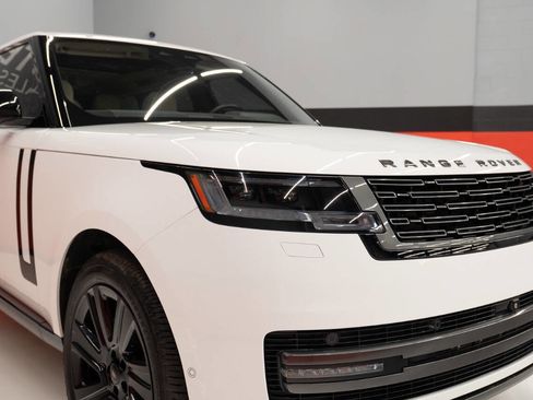 Used 2023 Land Rover Range Rover SE AWD/4WD image 7