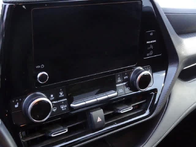 Used 2025 Toyota Highlander XSE AWD/4WD image 10