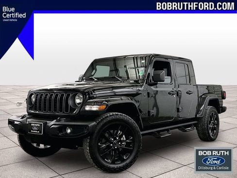 Used 2025 Jeep Gladiator Sport AWD/4WD image 1