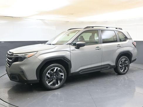 Used 2025 Subaru Forester Limited AWD/4WD image 2