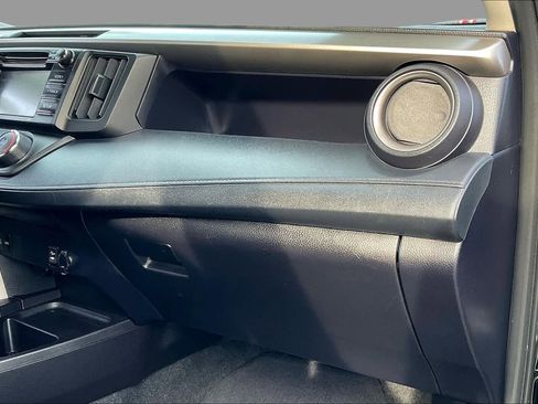 Used 2017 Toyota RAV4 LE image 17