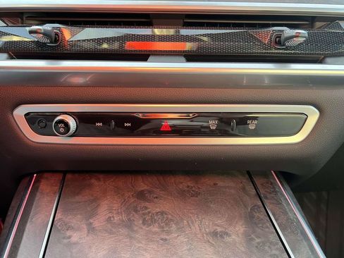 Used 2023 BMW X7 xDrive40i w/ M Sport Package image 27