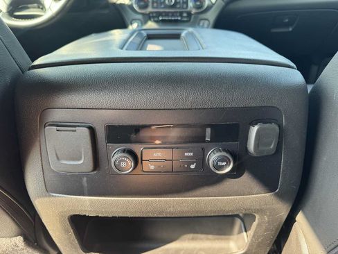 Used 2020 Chevrolet Tahoe LT w/ Luxury Package RWD image 28