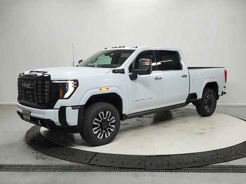 New 2026 GMC Sierra 2500 Denali Ultimate AWD/4WD image 3