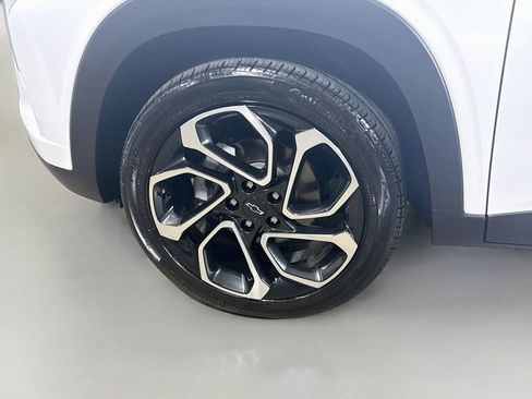 Used 2025 Chevrolet Trax RS w/ Driver Confidence Package FWD image 27