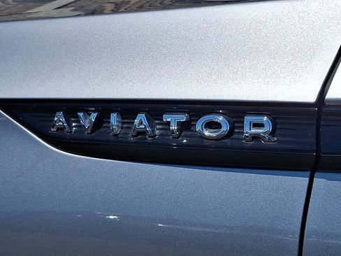 Used 2023 Lincoln Aviator Reserve w/ Equipment Group 201A AWD/4WD image 30