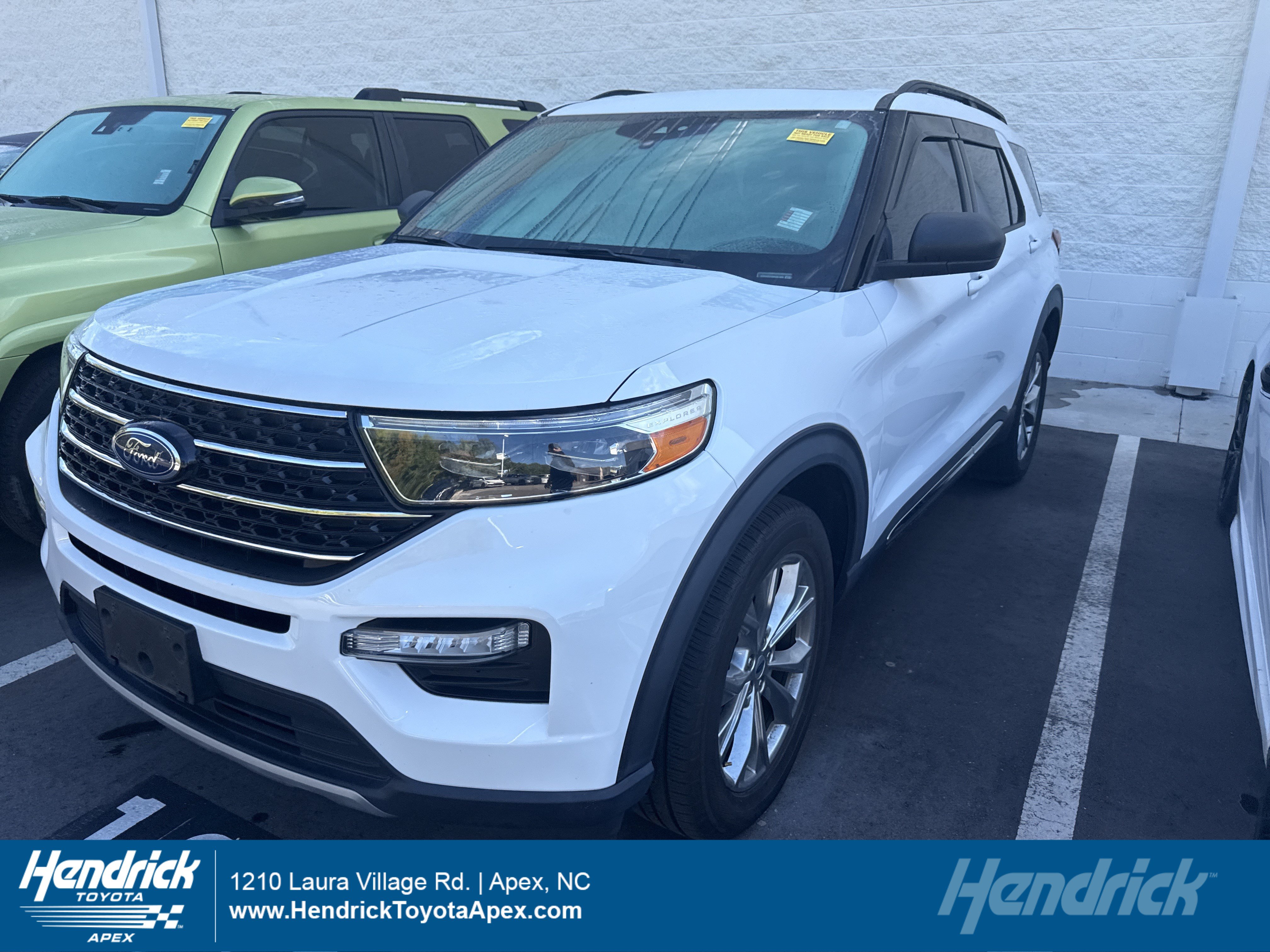 Used 2021 Ford Explorer XLT w/ Equipment Group 202A AWD/4WD image 1