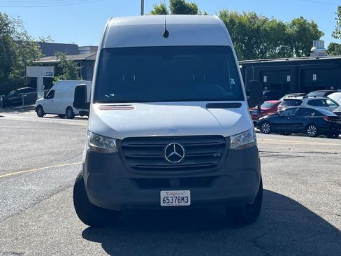 Used 2022 Mercedes-Benz Sprinter 2500 image 4