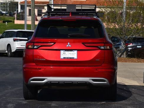 Used 2023 Mitsubishi Outlander AWD image 9