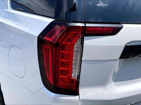 Used 2023 GMC Yukon Denali Ultimate w/ LPO, Floor Liner Package AWD/4WD image 23