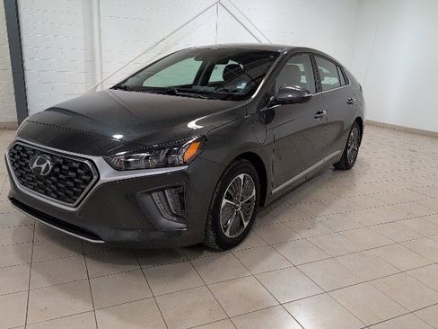 Used 2022 Hyundai Ioniq Limited image 2
