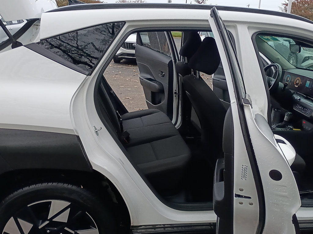 Used 2025 Hyundai Kona SEL FWD image 15