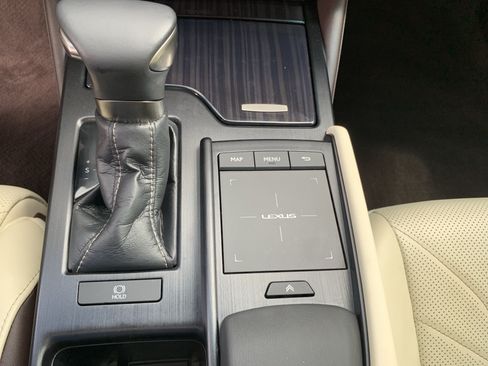 Used 2021 Lexus ES 350 Ultra Luxury w/ Accessory Package 2 FWD image 29
