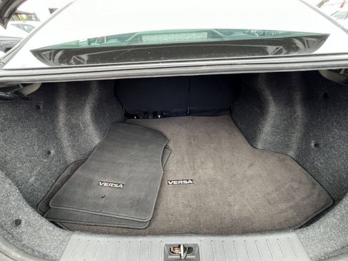 Used 2025 Nissan Versa SV FWD image 30
