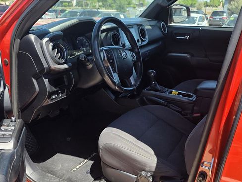 Used 2016 Toyota Tacoma TRD Off-Road w/ Premium & Technology Package RWD image 11