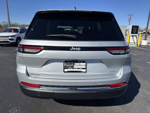 New 2025 Jeep Grand Cherokee Laredo image 5