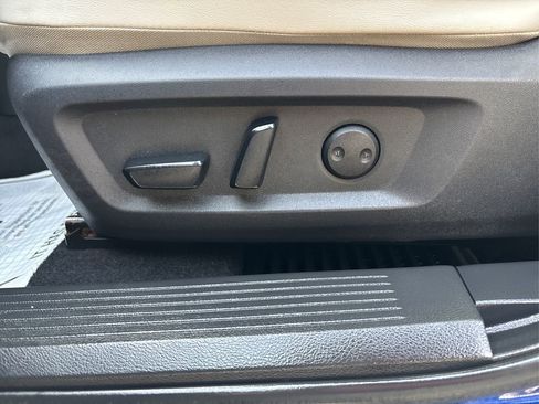 Used 2022 Nissan Rogue SV w/ SV Premium Package image 40