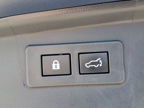 Certified 2023 Subaru Outback Touring AWD/4WD image 17