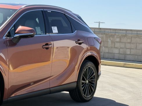 New 2026 Lexus RX 350h AWD/4WD image 9