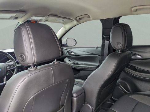 Used 2025 Buick Encore GX Preferred FWD image 17