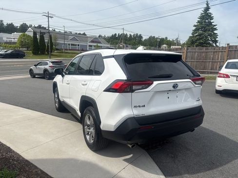 Used 2024 Toyota RAV4 LE AWD/4WD image 6