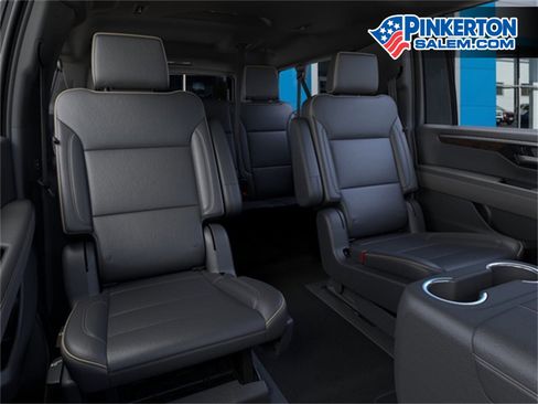 New 2026 Chevrolet Suburban Premier image 17