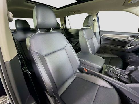 Used 2021 Volkswagen Atlas SEL image 32
