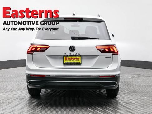 Used 2022 Volkswagen Tiguan S image 6