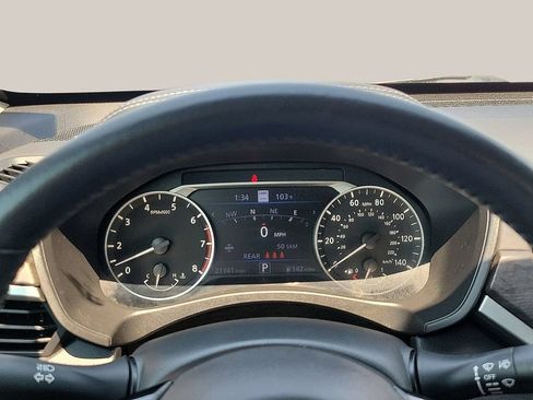 Used 2024 Nissan Altima 2.5 SL FWD image 18