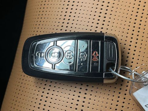 Used 2025 Lincoln Aviator Black Label w/ Jet Appearance Package AWD/4WD image 32