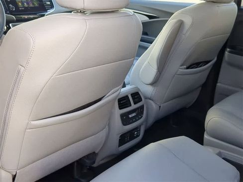 Used 2020 Honda Pilot Touring image 18