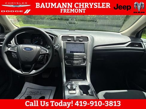 Used 2020 Ford Fusion SE FWD image 12