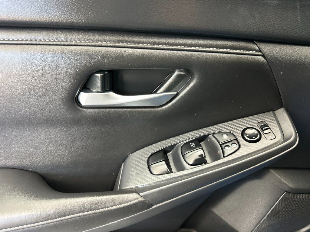 Used 2025 Nissan Sentra SV FWD image 10
