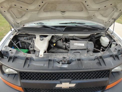 Used 2008 Chevrolet Express 1500 RWD image 20