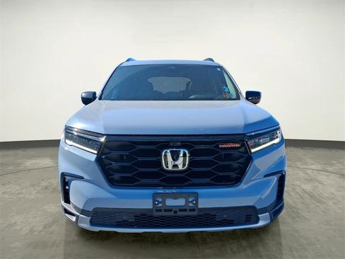 Certified 2025 Honda Pilot TrailSport image 8