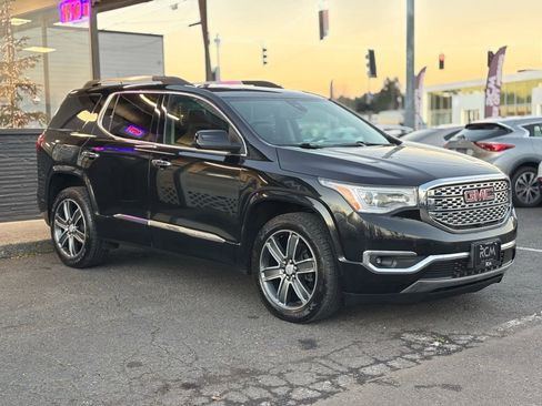 Used 2018 GMC Acadia Denali image 4