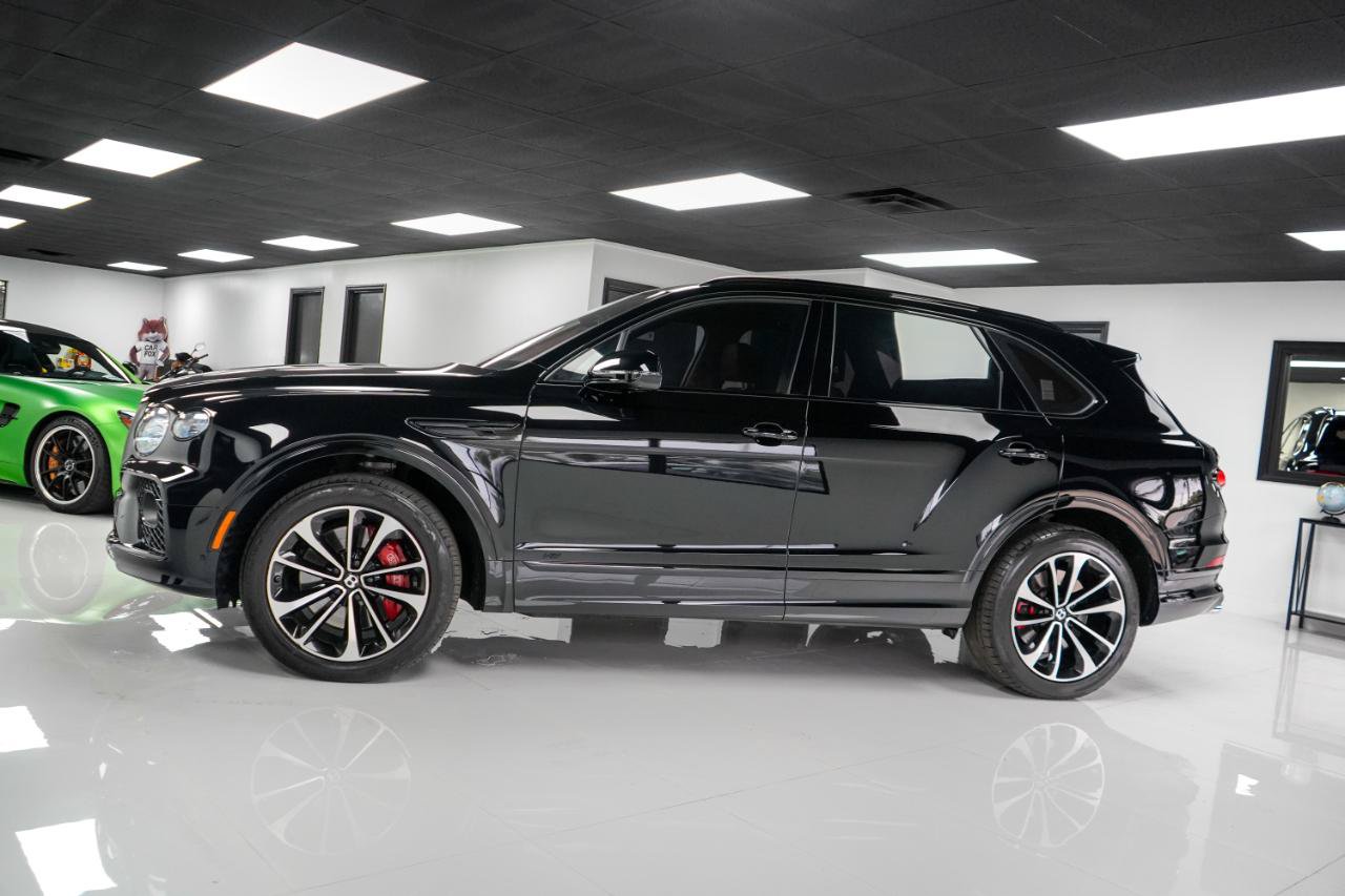 Used 2022 Bentley Bentayga AWD/4WD image 3