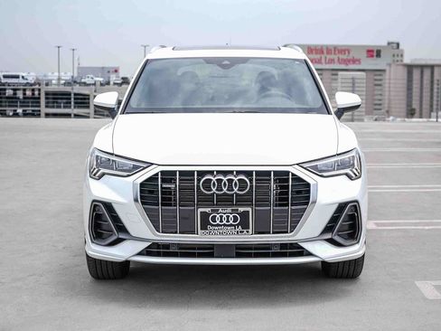 Used 2025 Audi Q3 2.0T Premium w/ Convenience Package AWD/4WD image 2