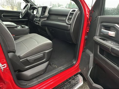 Used 2024 RAM 2500 Big Horn w/ Bed Utility Group image 19