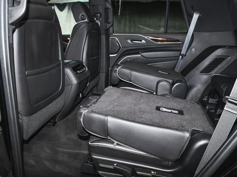 Used 2023 Cadillac Escalade Premium Luxury AWD/4WD image 55