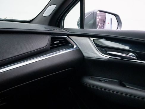 Used 2020 Cadillac XT5 Premium Luxury w/ LPO, Floor Liner Package FWD image 31