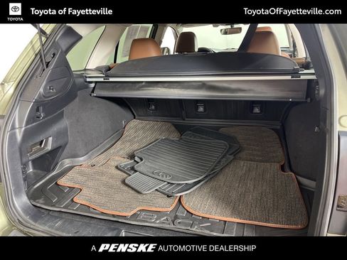 Used 2018 Subaru Outback 2.5i Touring w/ Popular Package #3 image 9