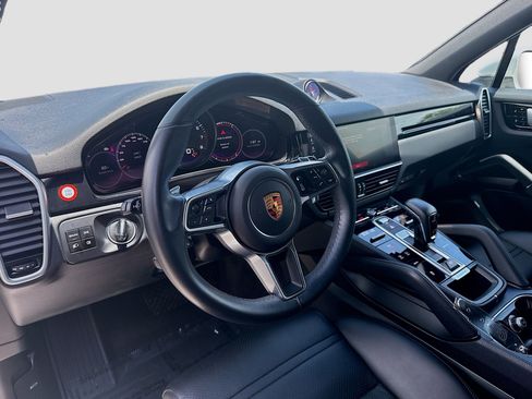 Used 2019 Porsche Cayenne AWD/4WD image 9